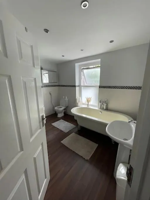 Gorgeous Home Within Cardiff City Centre Holiday home